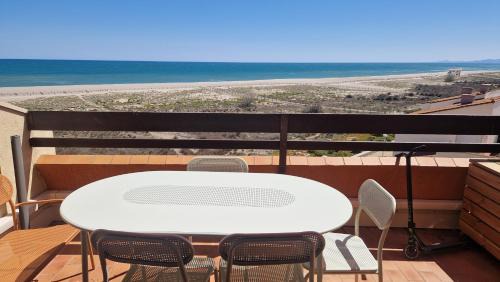 Port Leucate Apartment | Appt T1 bis, terrasse face mer, rénové, climatisé