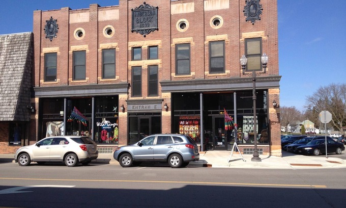 Zumbrota Apartment | Apt #1 - Beautiful One Bedroom Suite In Downtown Zumbrota Mn.
