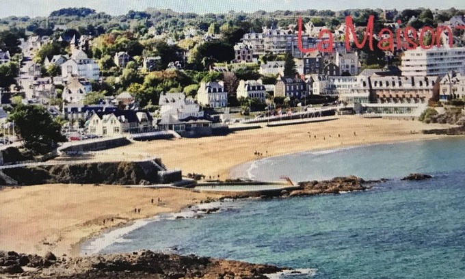 Saint-Quay-Portrieux Apartment | * Apt 2 chambres-plage du casino-vue sur mer! * 2br apt with Ocean Views! *
