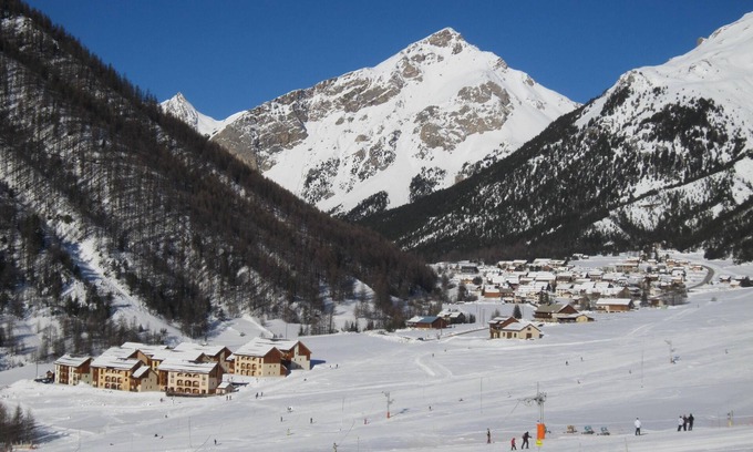 Arvieux Apartment | APT * 4 people, the slopes at the end of the skis, the swimming pool within reach