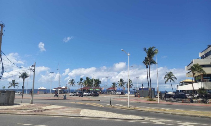 Parafuso Apartment | Apt em Frente à Praia no Circuito do Carnaval em Frente ao Camarote Salvador 3/4