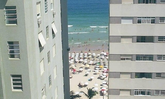 Pitangueiras Apartment | Apt R.México 2 bedrooms 50mt from Pitangueiras beach