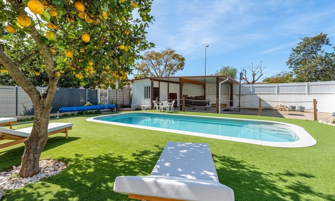Albufeira Apartment | Apt T3 Luminoso c/Piscina Ferreiras by LovelyStay
