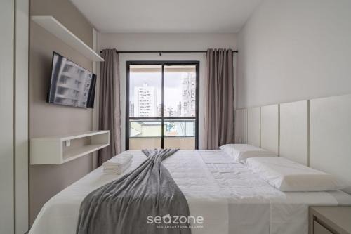 Castelo Branco Apartment | Aptos em prédio à 650 m da Meia Praia - RGOs