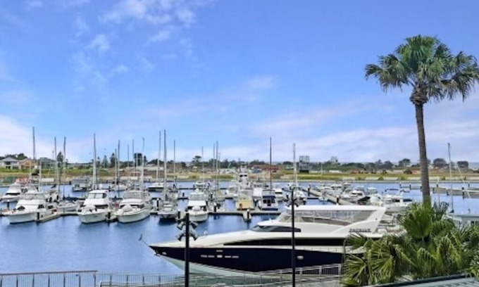 Shell Cove Apartment | Aqua Marinus - NEW Luxury 3 bedroom waterfront Apartment at Shell Cove NSW 2529