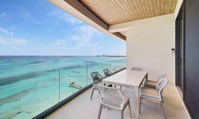 Nassau Apartment | Aqualina 1001 Summary