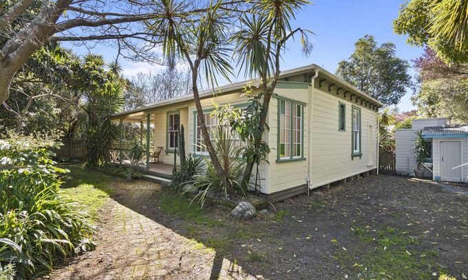 Mapua House | Aranui palms - Mapua Holiday Home