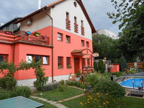 District XI House | Aranyeső Vendégház Csorbai