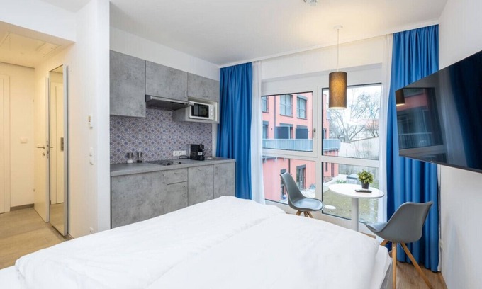 Geidorf Apartment | Arbio I Big Studio Balcony near Graz Clock Tower