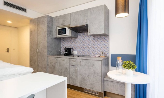 Geidorf Apartment | Arbio I Cozy Apart Balcony near Graz University