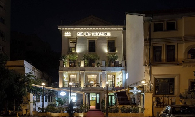 Sector 1 Apartment | Arc de Triomphe by CityBookings