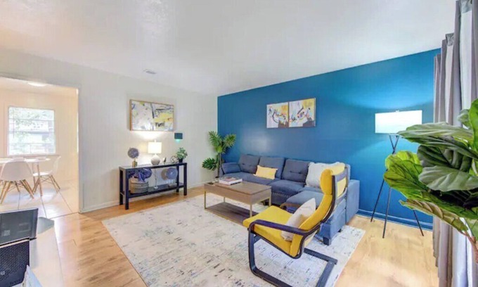 Beaumont Apartment | Arcade - 7000 games, King beds by West end