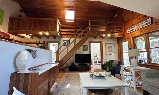 Pinette House | Arcadia Loft Guesthouse on PEI