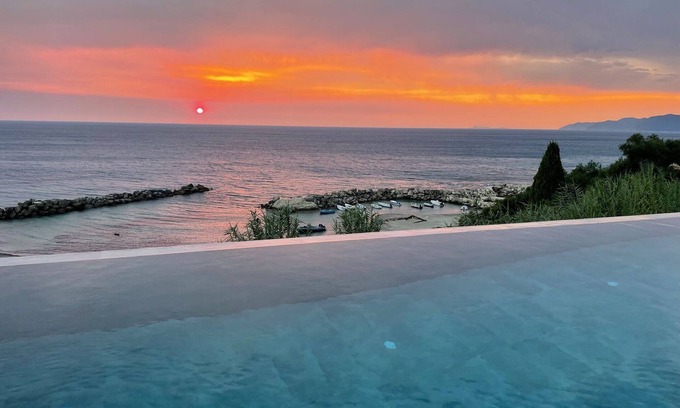 Pentati House | ARCHANGELO BAY, incredible view, direct access to the beach, absolute peace and quiet