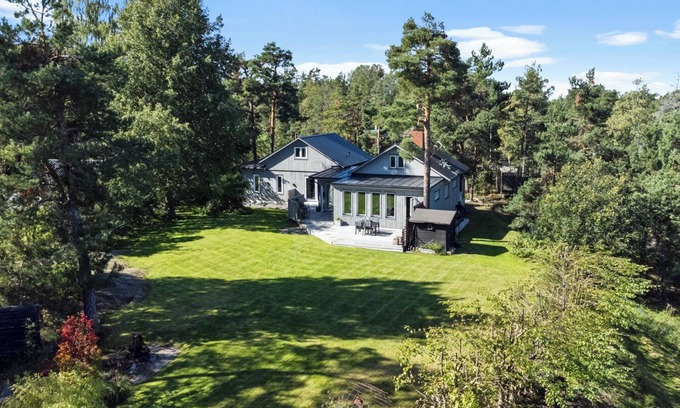 Saltsjo Boo Villa | Archipelago house close to Stockholm city