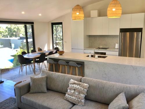 Lorne House | Architect designed 4 bedroom with ocean views from every room