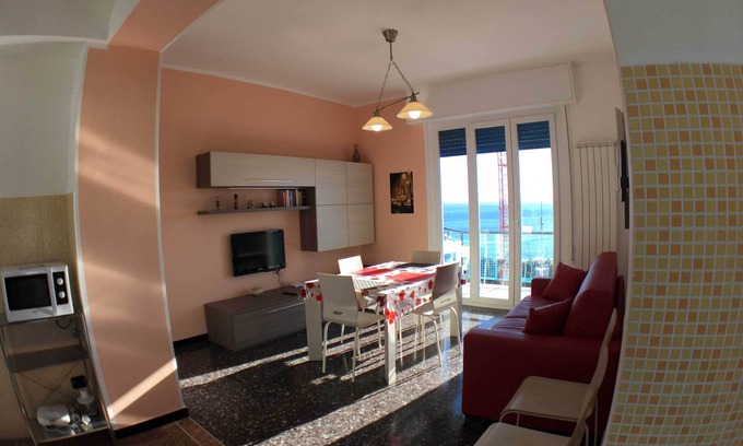 Albissola Marina Apartment | Arcobaleno Apartament in Albissola Marina (SV) 500 meters from the sea.