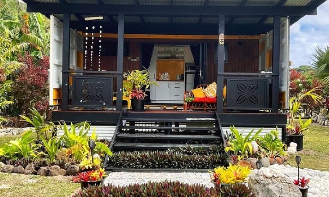 Arorangi House | Are Mii a stylish one room container home