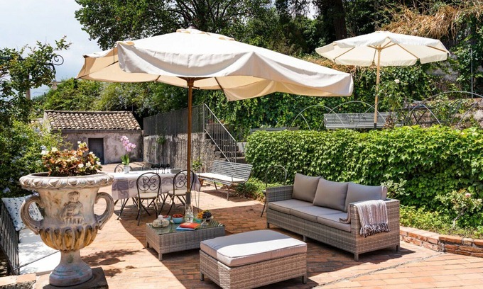 Piedimonte Etneo Villa | Aristocratic Villa with Private Pool and Lush Garden