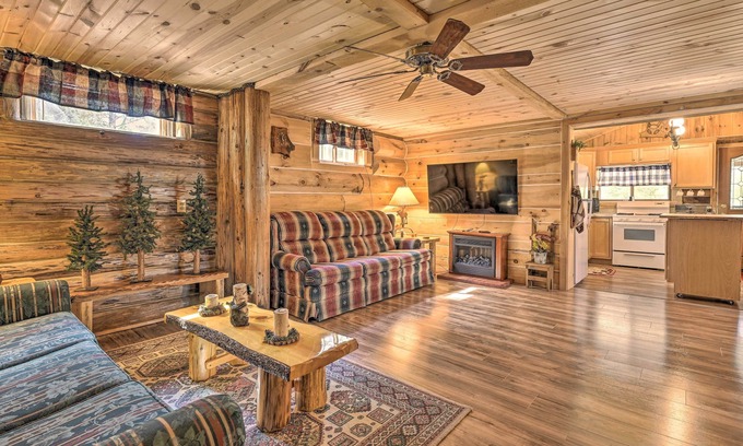 Friendship Apartment | Arkdale Studio Cabin w/On-Site ATV Trails!