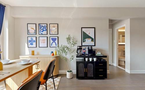 Radnor - Fort Myer Heights Apartment | Arlington Getaway - Trails, Metro & Free Parking