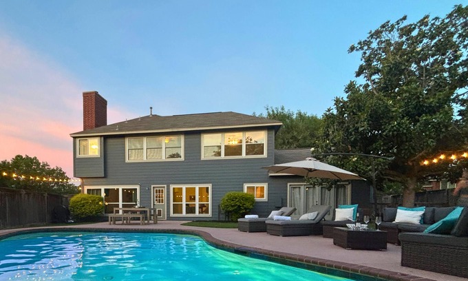 West Oak Hill House | Armadillo’s Pad – Pool, Game Room, Gym & more…