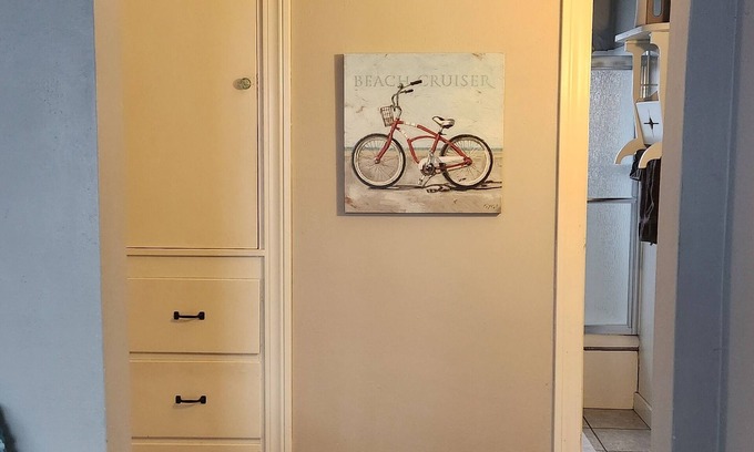 Arnolds Park Cottage | Arnolds Park - prime location - walk everywhere - Historic 1940's cottage.