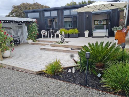Peka Peka Apartment | Aroha Tiny House Peka Peka