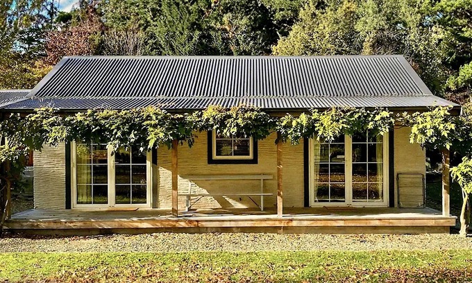 Arrow Junction Cottage | Arrow Junction Cottage