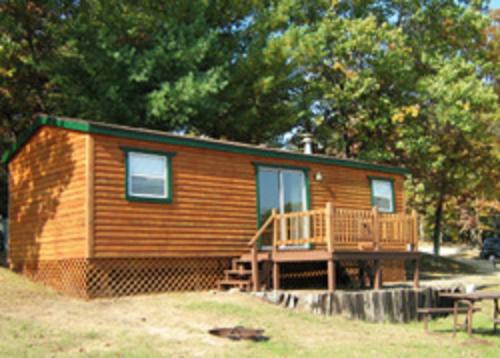 Marquette County Resort | Arrowhead Camping Resort Park Model 10