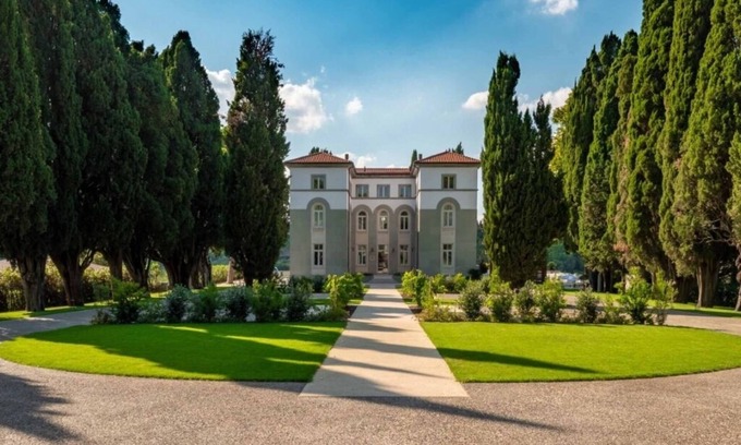 Quartiere Cesuola House | Art Deco Villa Art deco villa immersed in a centuries-old park