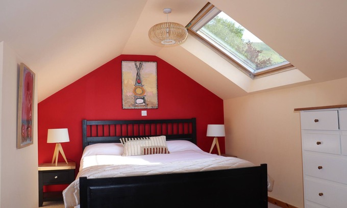 Lochearnhead Bed & Breakfast | Art Home in the Mountains