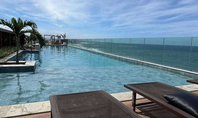 Armacao Apartment | Art Studio - Armação Beach - Oceanfront Studio with Gourmet Balcony 36m Unit 107