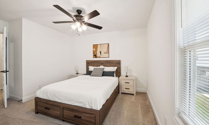 Clarksville Apartment | Arte Luxury townhomes D6 I Comfy 2 Bed 2.5 Bath