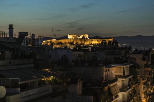 Dafni-Ymittos Apartment | Artemonos Loft Acropolis View