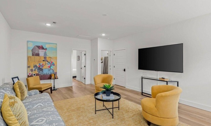 Bentonville Condo | Artistic 1BR Near Crystal Bridges & Trails