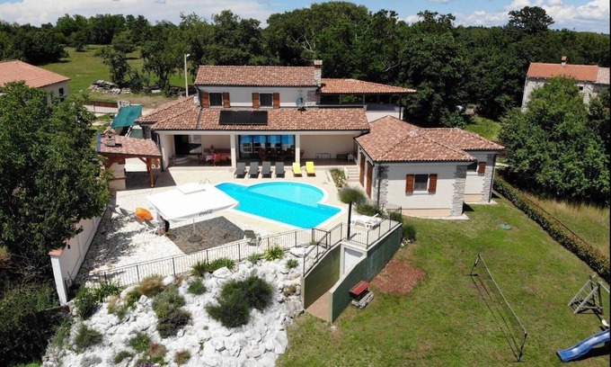 Gradisce House | Arton Villa with heated pool, in Istria