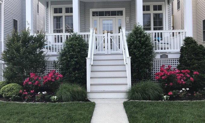 Gold Coast Condo | ASBURY RETREAT 1.5 blocks from beach! 3220 Asbury Ave 1st Flr 3 br/2ba