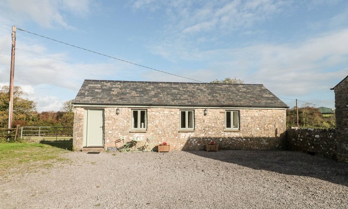Vale of Glamorgan Cottage | ASH TREE COTTAGE, character holiday cottage in Llantwit Major
