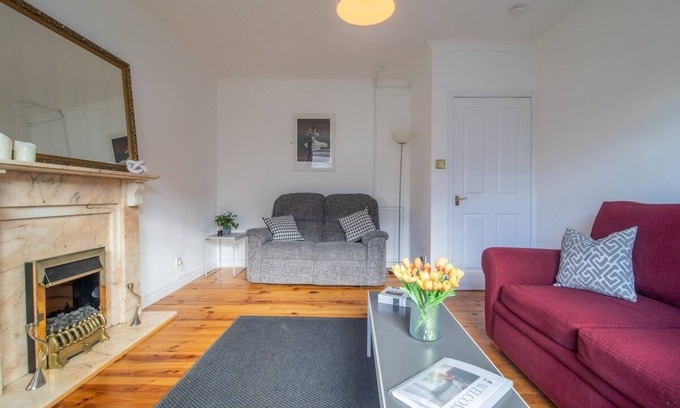 Coatbridge Apartment | Ashgrove House - 3 bedroom