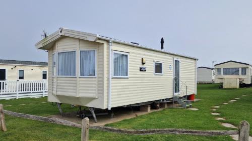 Selsey Apartment | Ashleigh Cozy 2 Bed Caravan at West Sands Holiday Park