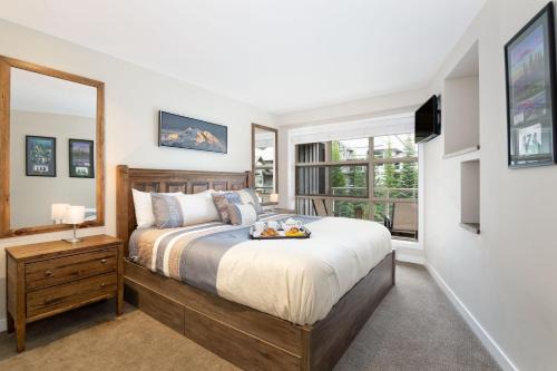 Upper Village Apartment | Aspens Mountain Side Resort