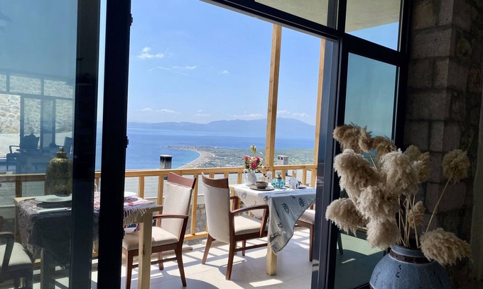 Ayvacik Hotel | Assos Karadut Taş Otel