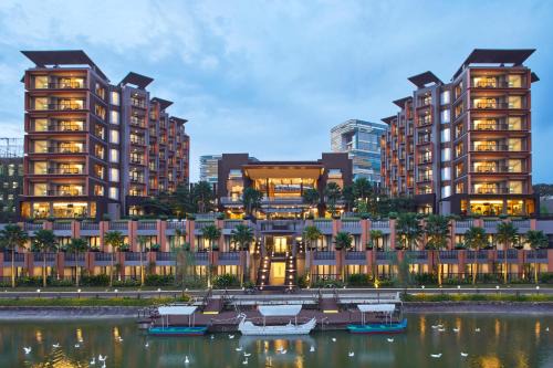 Sukaraja Hotel | Aston Sentul Lake Resort & Conference Center