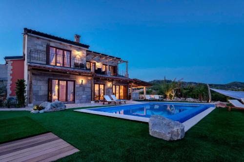 Hvar Villa | Astounding Hvar Villa 4 Bedrooms Villa Crystal Hvar 1 Mesmerizing Sea Views & Private Infinity Pool