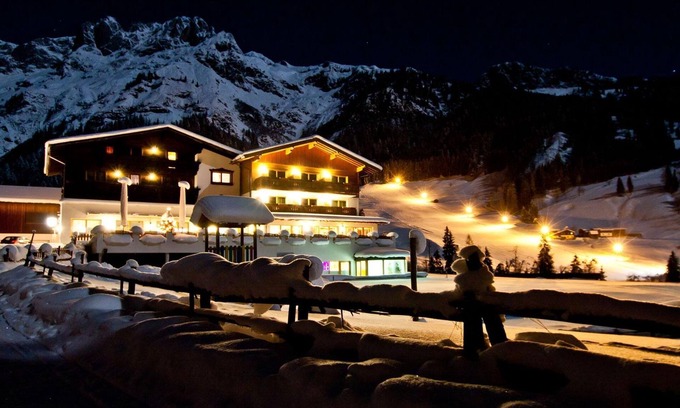Sankt Martin am Tennengebirge Apartment | Single room Riffl with shower /WC, balcony - Alpengasthof Lämmerhof