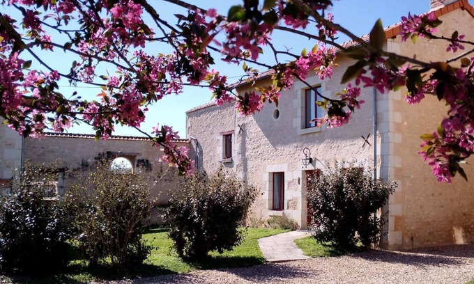 Braye-Sous-Faye House | At the elves' rest. "Le grand chevreuil au nez vert", 3* B&B in Richelieu