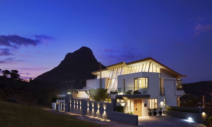 Cape Town City Centre Villa | At the Foot of Table Mountain - Experience Luxury within the Masjestic Cape