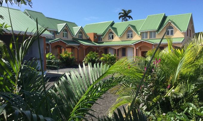 Port-Louis Apartment | At the little cabanon in Port Louis