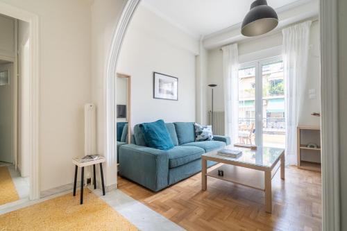 Koukaki Apartment | Athan's Penthouse Near Acropolis